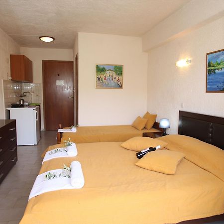 Elounda Olive Garden Apts & Studios מראה חיצוני תמונה